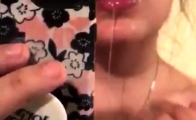 kinky-amateur-teen-shoving-her-fingers-down-her-throat
