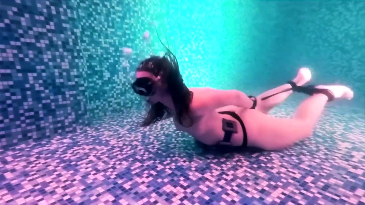 Bondage underwater